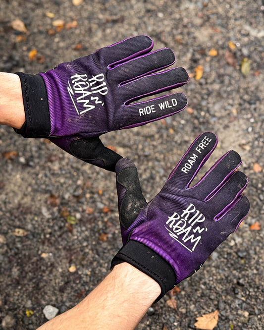 Top view of RipN’Roam Wild x Free MTB Gloves on riders hands
