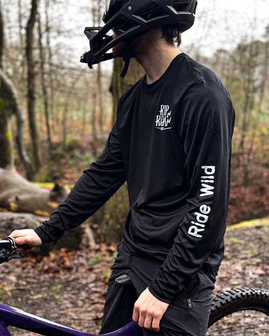  Wild x Free MTB Jersey sleeve close-up with “Ride Wild” graphics